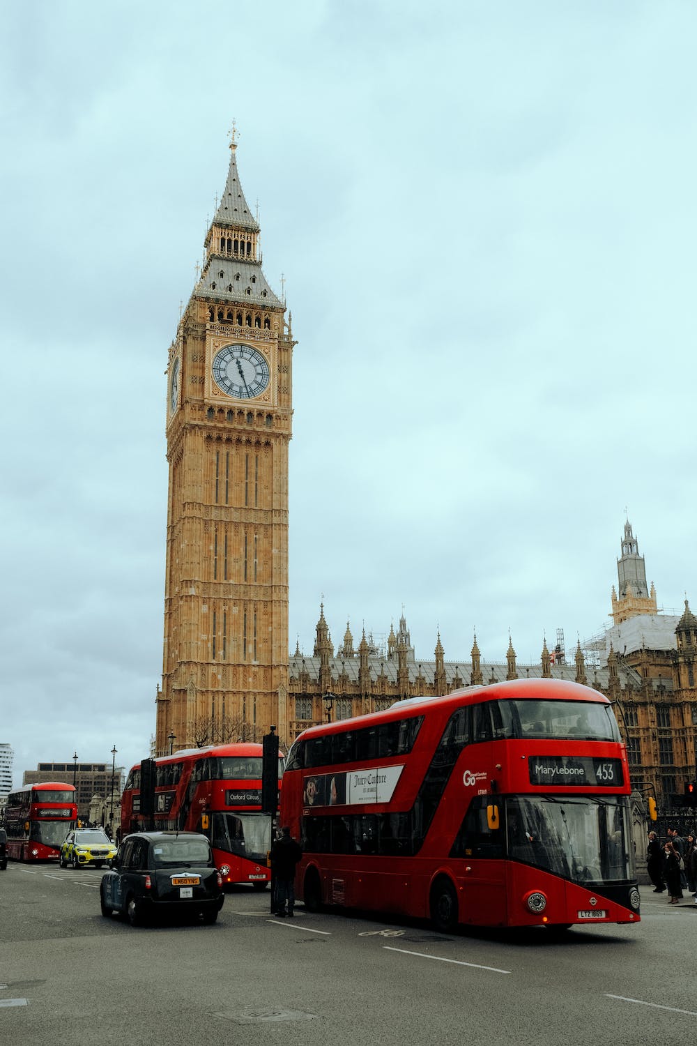 free-photo-of-clouds-over-big-ben-in-london